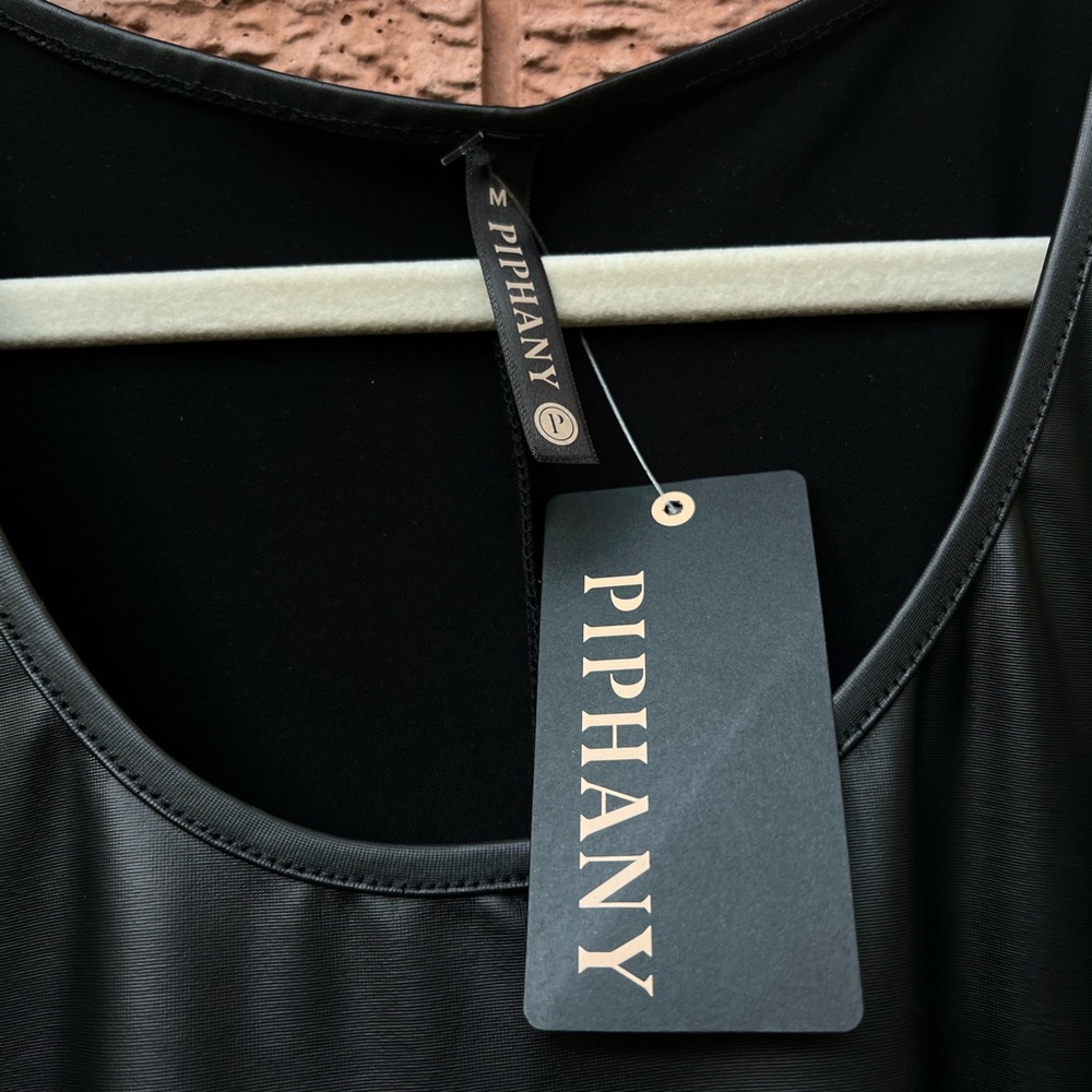 Piphany Faux leather sleeveless dress - Picture 3 of 5